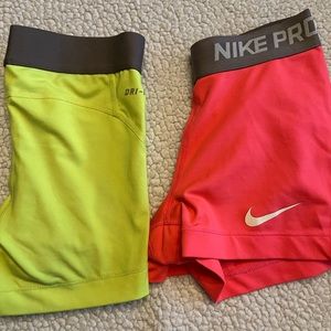 2 pairs Nike pro
